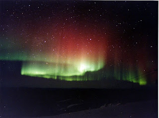 800px-Red_and_green_aurora.jpg