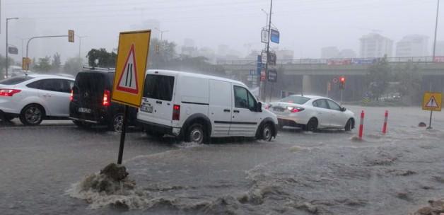 İstanbul'da şiddetli yağış ve fırtına alarmı