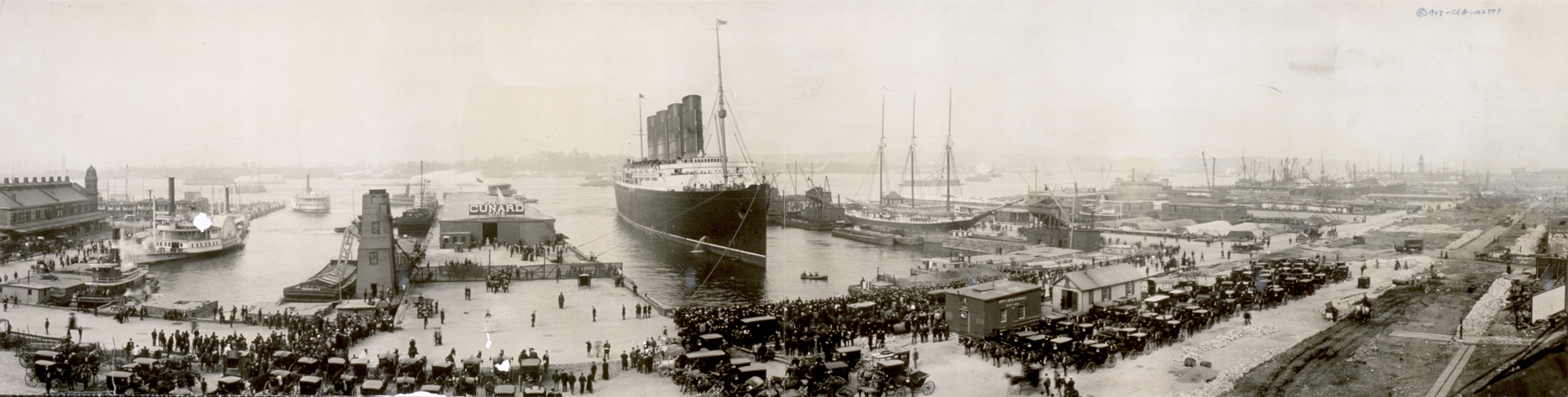 The_Lusitania_at_end_of_record_voyage_1907_LC-USZ62-64956.jpg