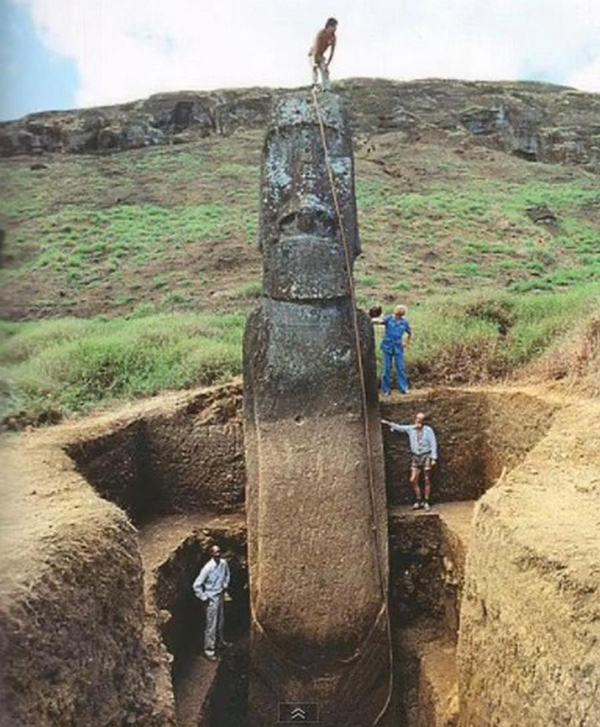 easter-island-moai-have-bodies-2.jpg